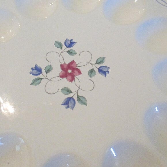 Pfaltzgraff Bonnie Brae Large 11" Fluted Scalloped Edge DEVILED EGG DISH RARE - Picture 2 of 5